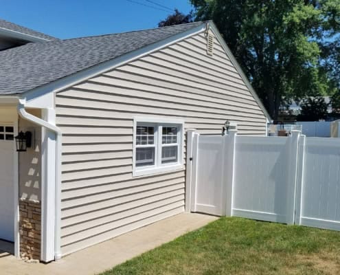 Morris Renovations Inc from Morristown NJ finishing siding project.